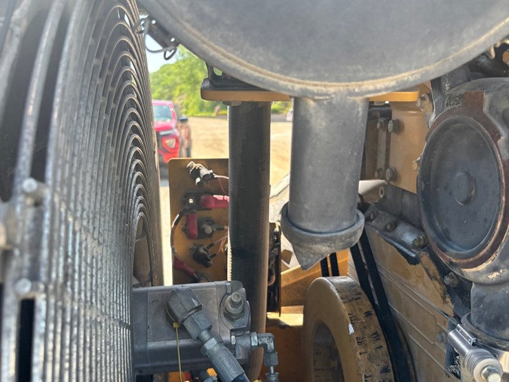 caterpillar-cs-563e-image-30