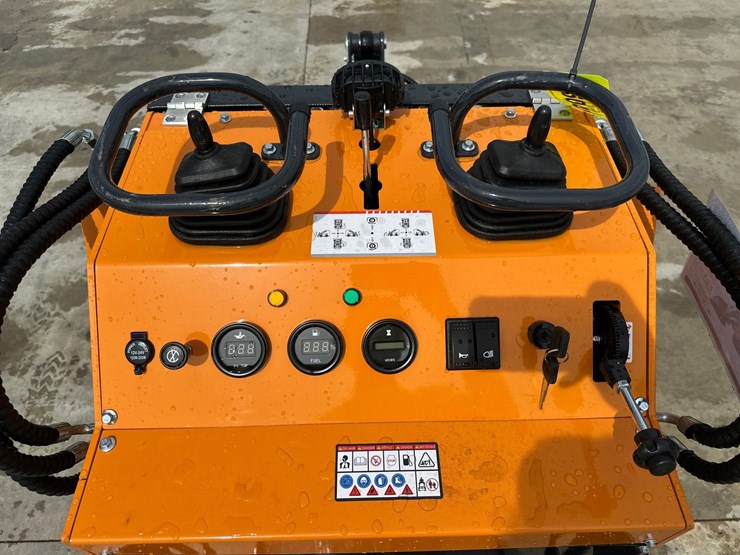 #5041-•-arteer-qb-480-mini-skid-steer-image-17
