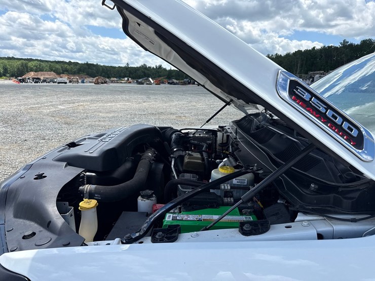 2019-dodge-3500-image-9