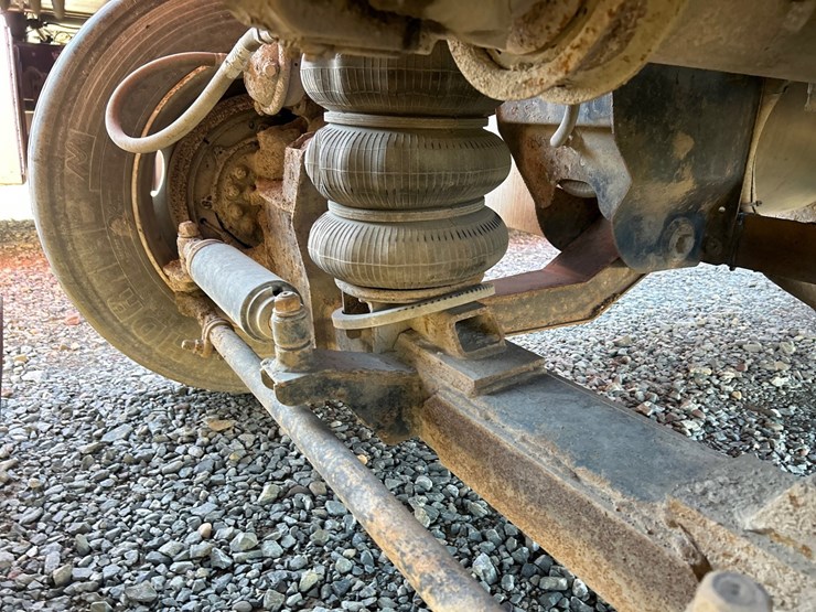 2001-mack-rd688s-image-30