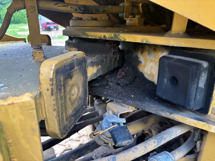 caterpillar-928g-image-60
