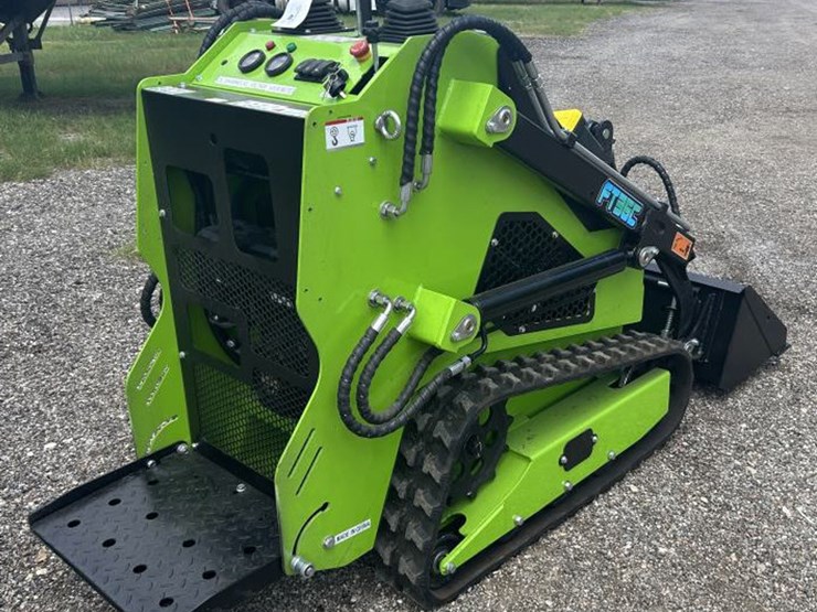 #48-•-mini-skid-steer-loader---ft36c---gas-image-6