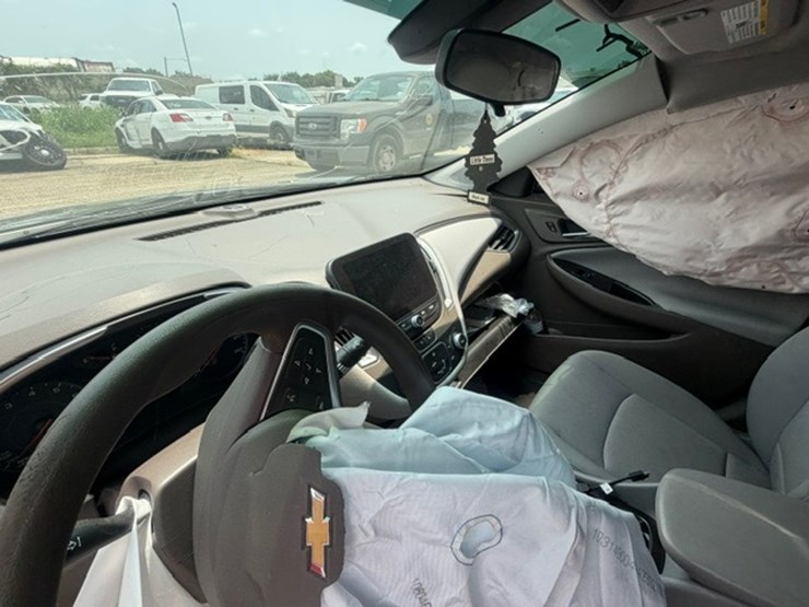 #78-•-2022-chevrolet-malibu-image-18