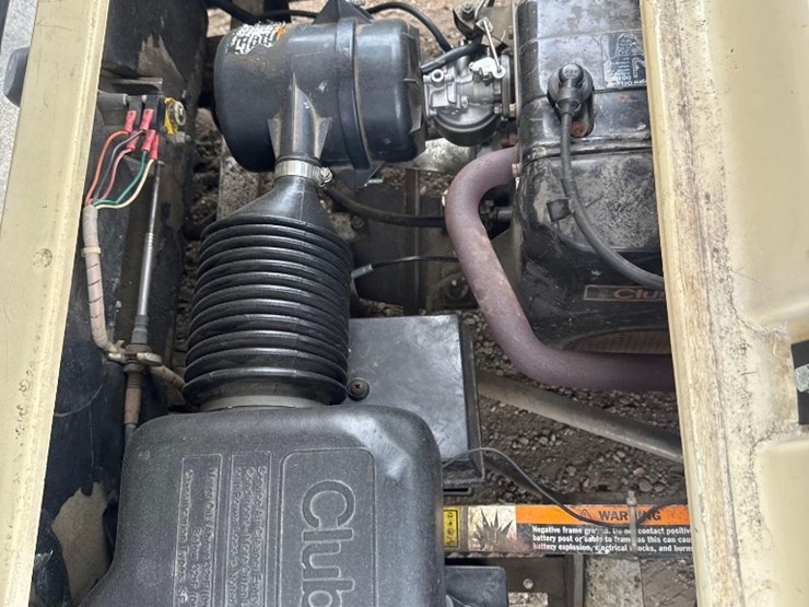 club-car-4-seat-gas-golfcart-image-4