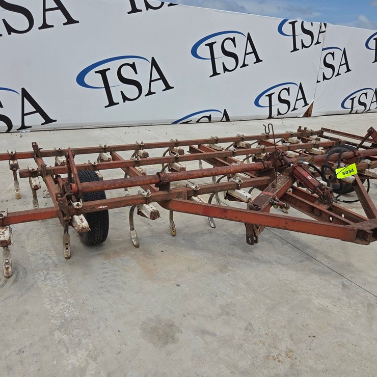#5034 • Vibra-Shank Field Cultivator