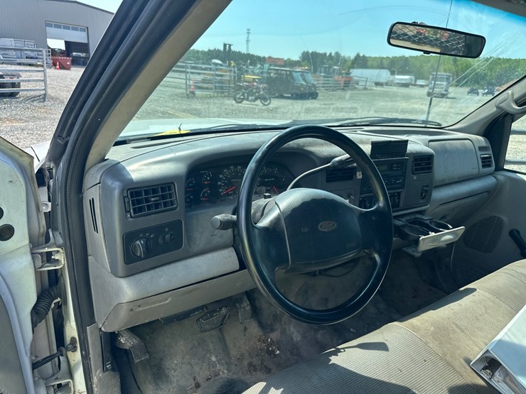 2001-ford-f450-image-26