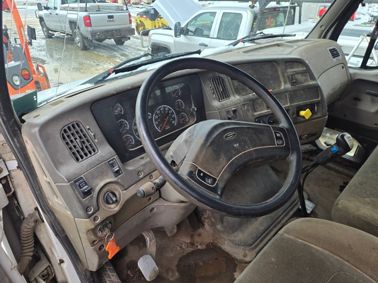 #60855-•-2002-sterling-flatbed-truck-image-59