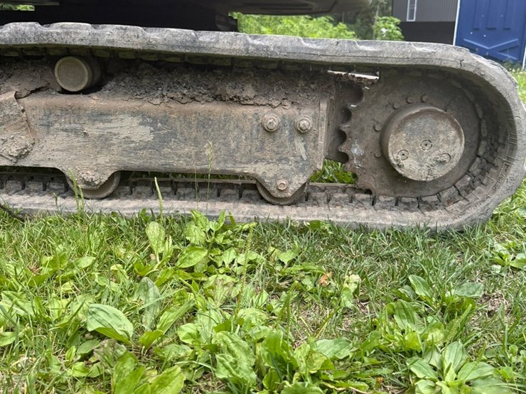2011-kubota-u25-image-23