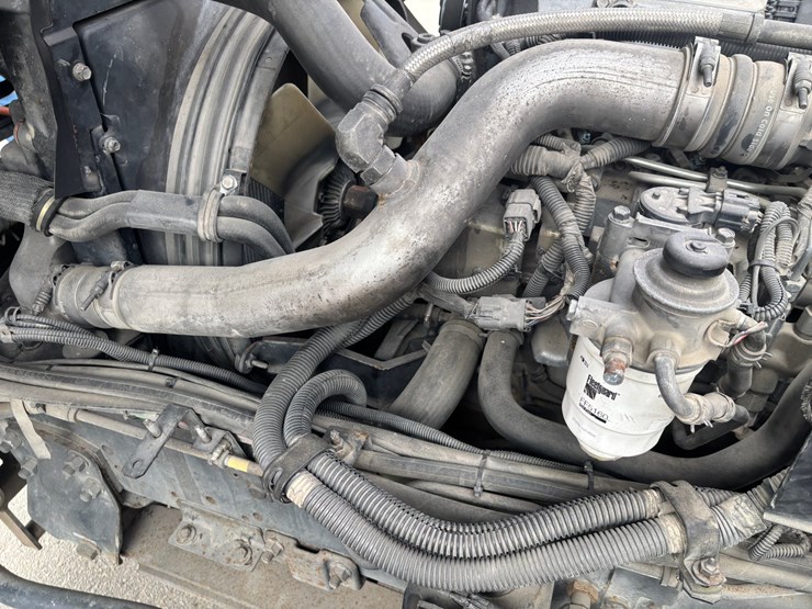 2005-gmc-t7500-image-88