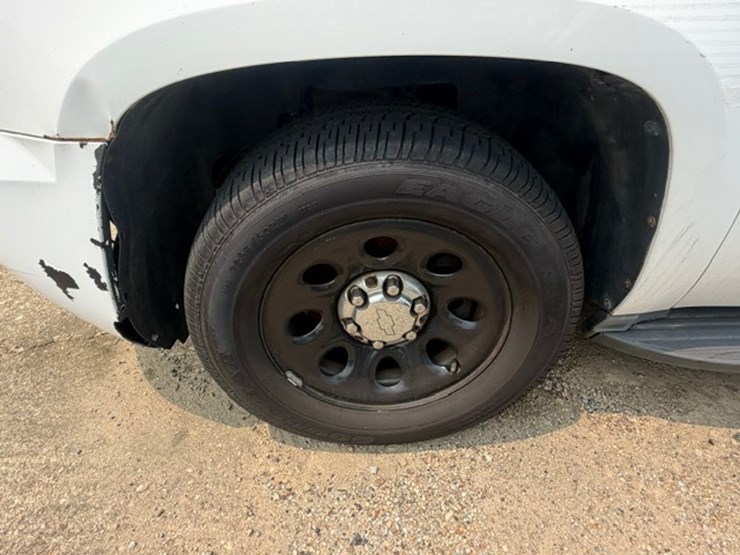 2011-chevrolet-tahoe-image-6