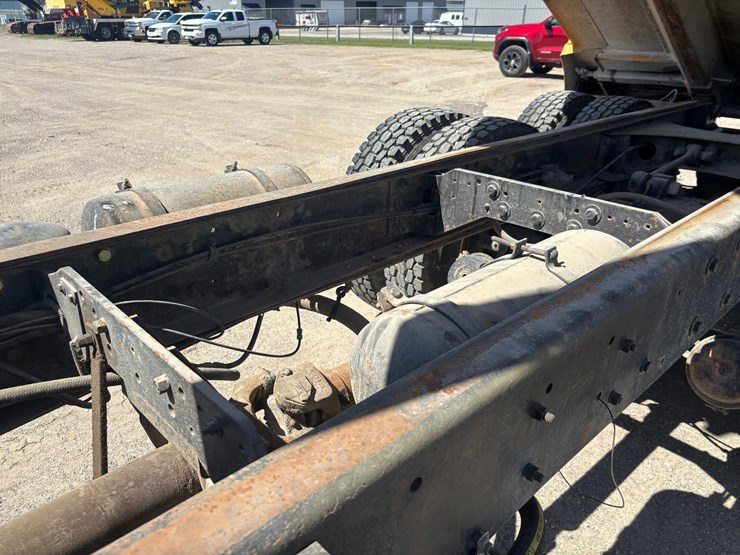 #2174-•-1984-mack-dm660-tandem-axle-dump-truck-image-76