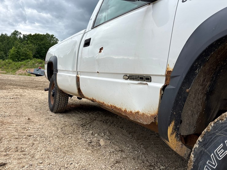 1999-chevrolet-2500-image-11