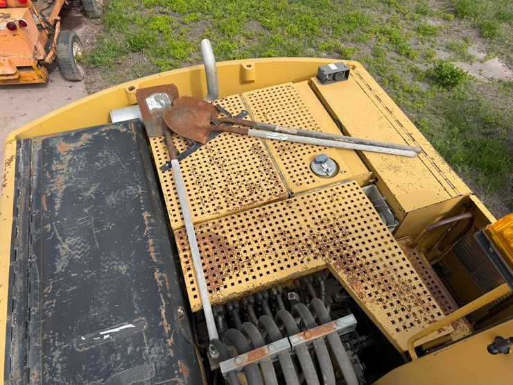caterpillar-m318-image-82