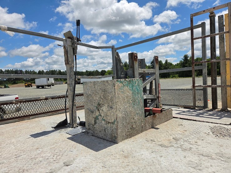 #5044-•-hydro-mobile-hm2-mast-climbing-work-platform-scaffold-image-22