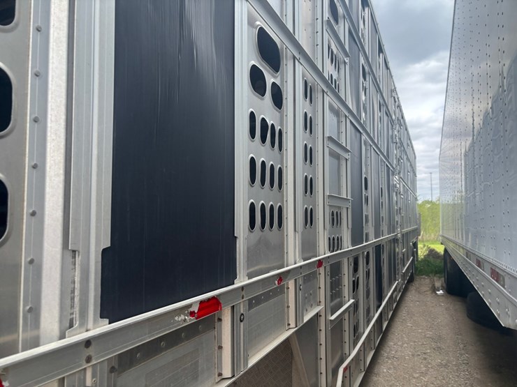 #2150-•-2017-barrett-53'-cattle-semi-trailer-image-17