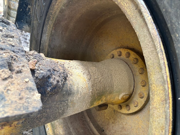 caterpillar-928g-image-92