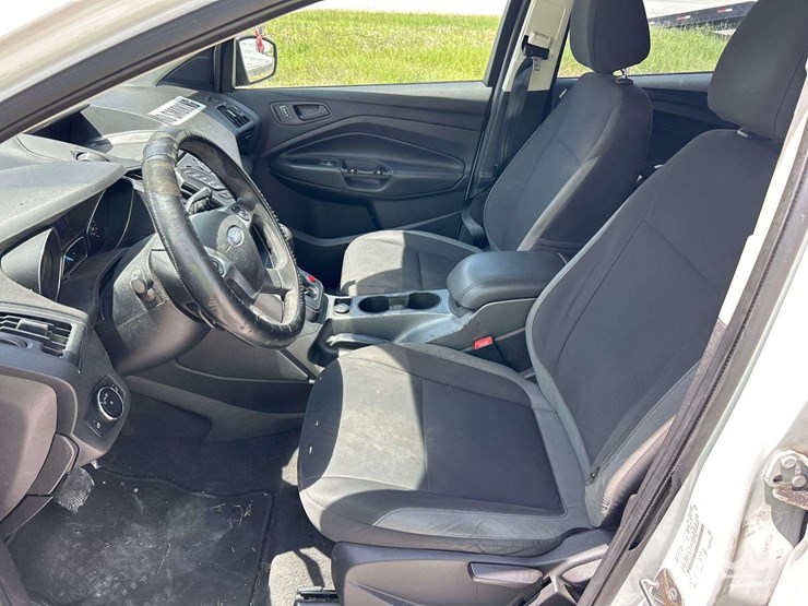 2015-ford-escape-image-11
