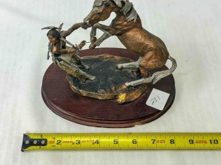 legends-sculpture-image-1