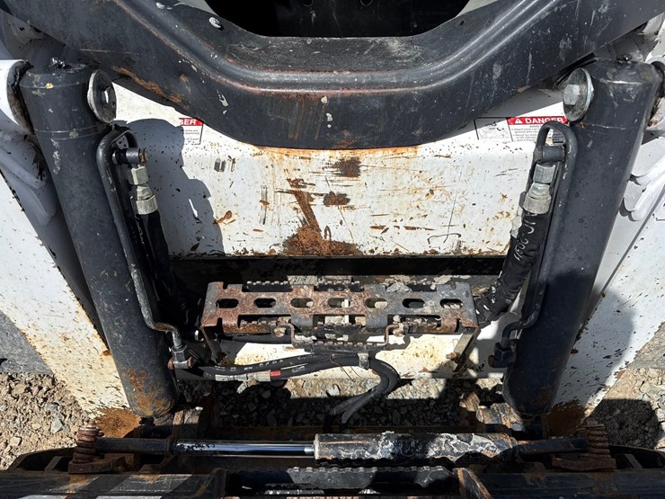 2020-bobcat-t740-image-10