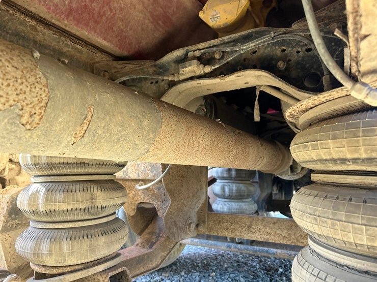 2001-mack-rd688s-image-34