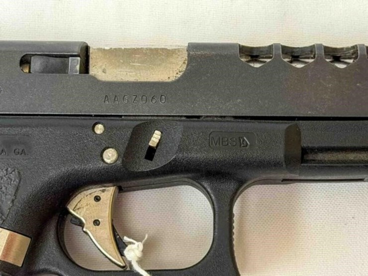 glock-pistol-image-13