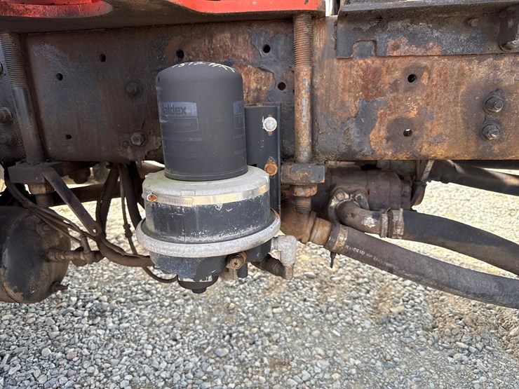 #60835-•-1991-volvo-/-gm-white-tandem-axle-storm-truck-image-34