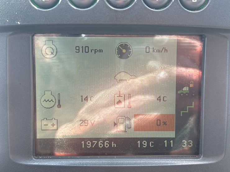 deere-1110e-image-85