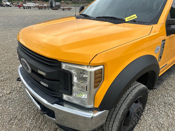 2019-ford-f550-image-9