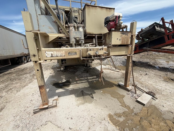 #1757-•-2005-mestco-hp4000-crusher-image-94