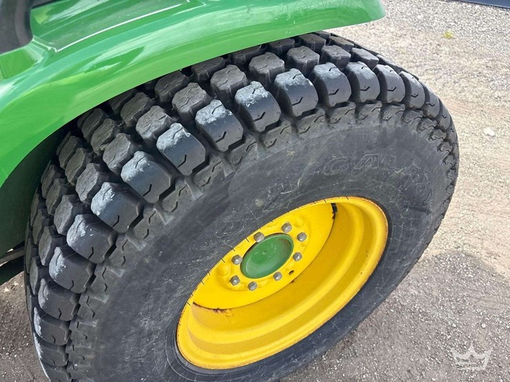 2018-john-deere-3039r-image-15