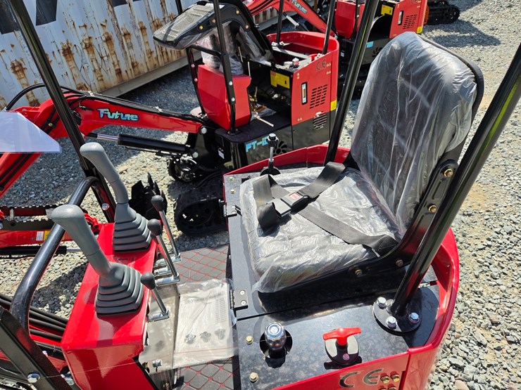 #5015-•-unused-future-ft13-mini-excavator-image-18
