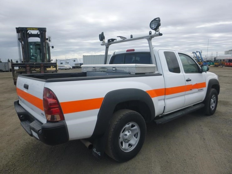 2014-toyota-tacoma-image-3