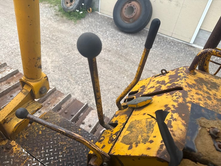 john-deere-450e-image-48