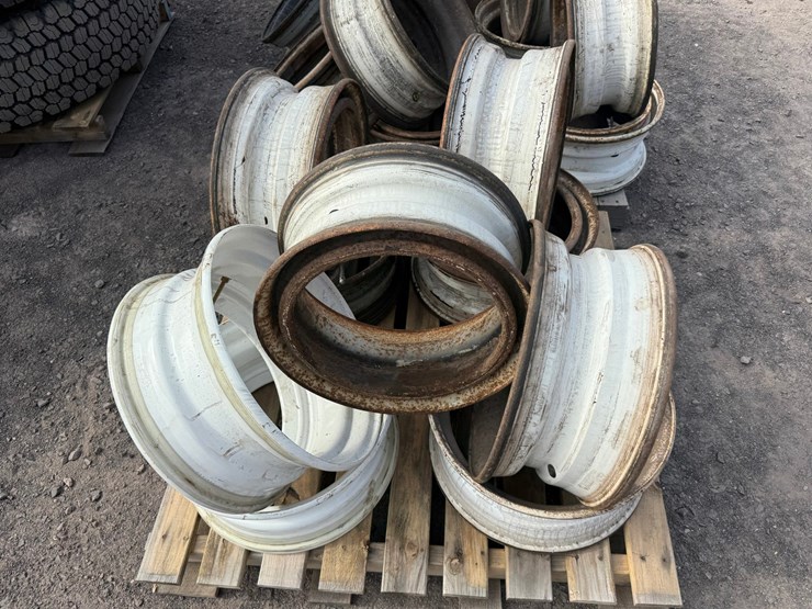 #1340-•-dayton-hubs-with-rings-and-rims-image-11