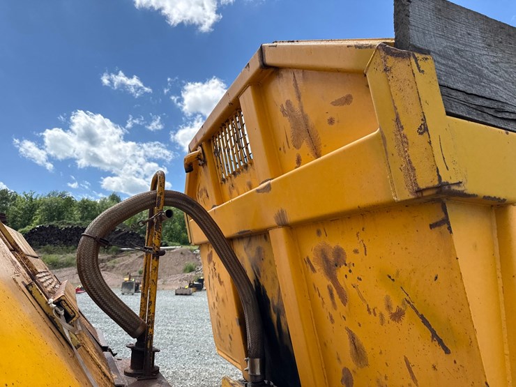 jcb-712-image-33