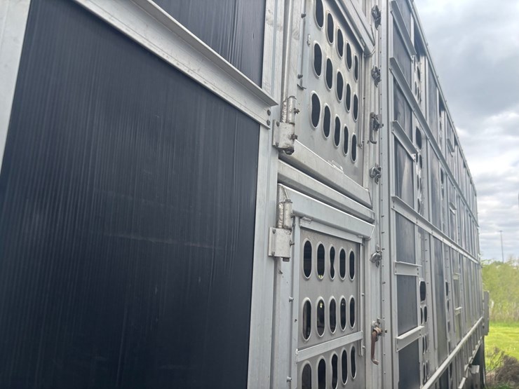 #2150-•-2017-barrett-53'-cattle-semi-trailer-image-21