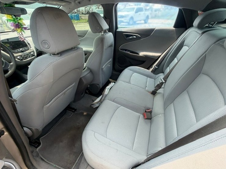 #79-•-2022-chevrolet-malibu-image-11