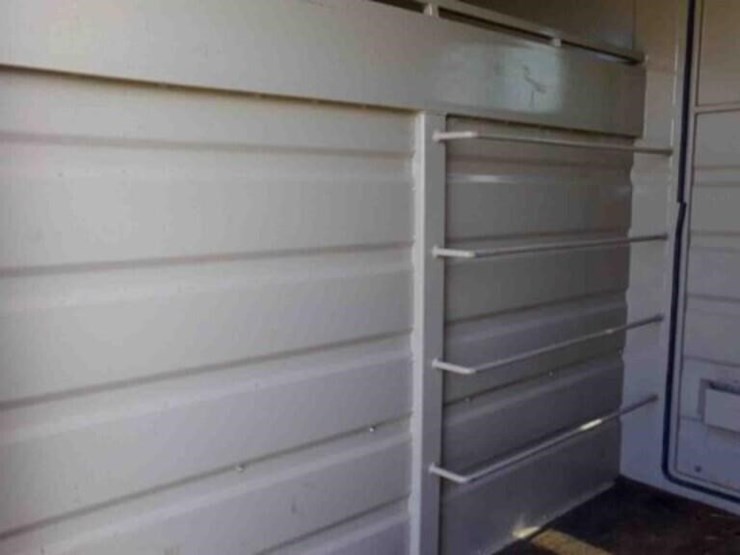 2019-swift-built-stock/horse-trailer-image-4