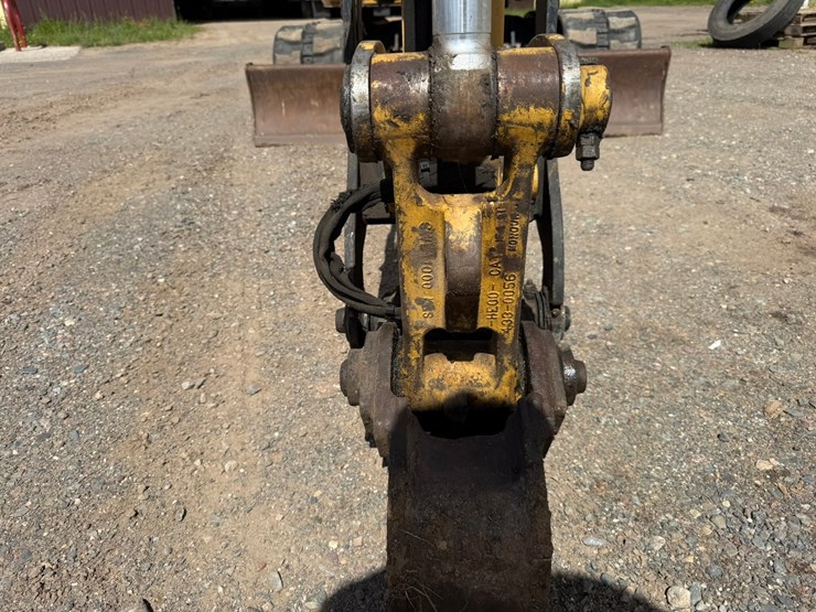 caterpillar-305.5e2-image-12