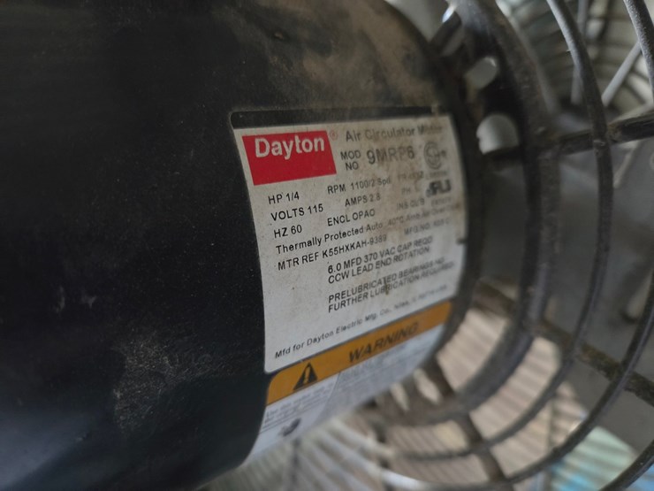 #5992-•-dayton-1um42-30"-2-speed-air-circulator-fan-image-6