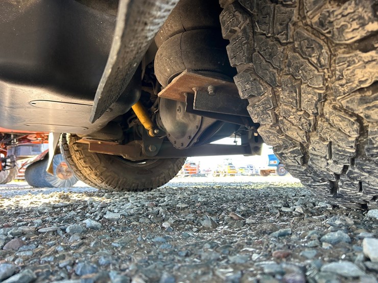 2020-chevrolet-3500-image-29