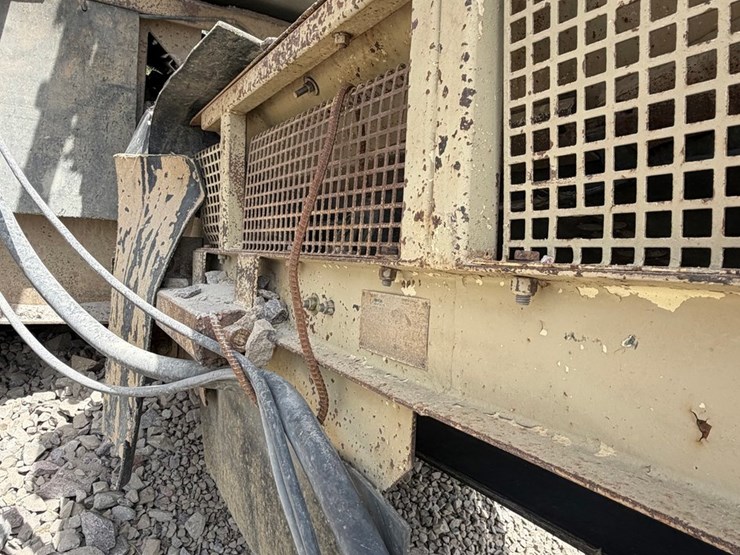 #1757-•-2005-mestco-hp4000-crusher-image-23