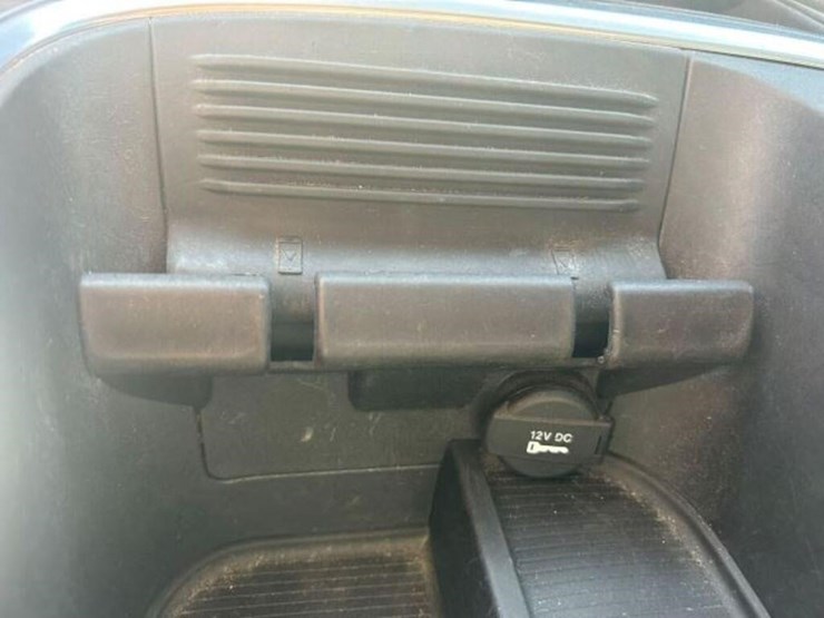 2021-ram-1500-classic-image-34