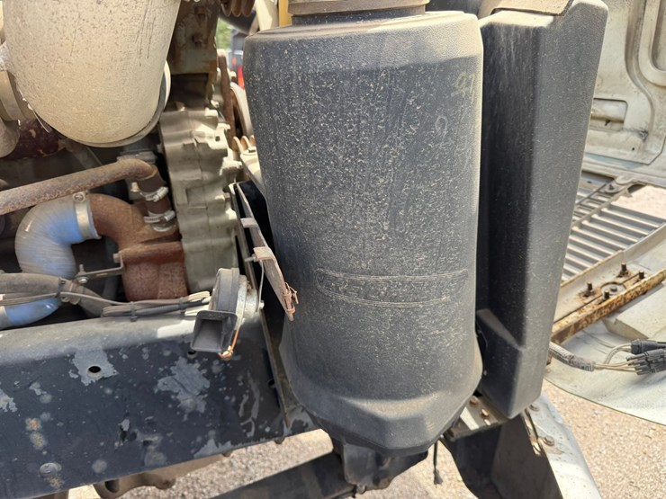 #1361-•-1995-freightliner-fuel-truck-image-23