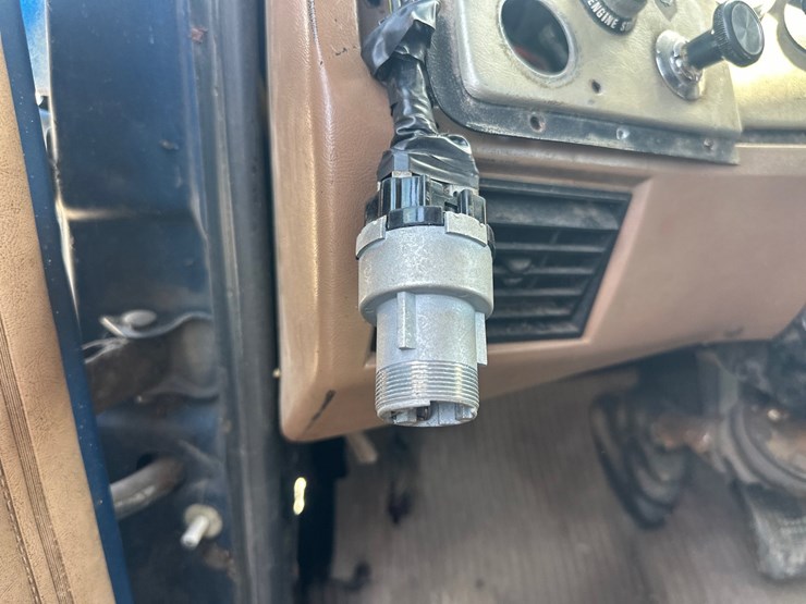 1991-ford-l9000-image-24