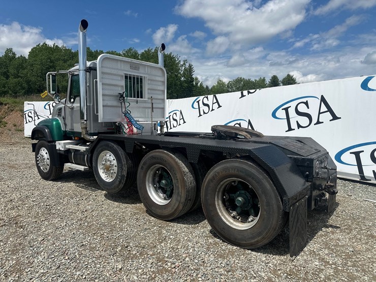 2007-mack-granite-cv713-image-3