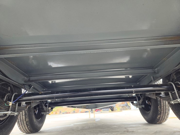 #60917-•-x-star-trailers-approx.-990-gallon-trailer-image-20