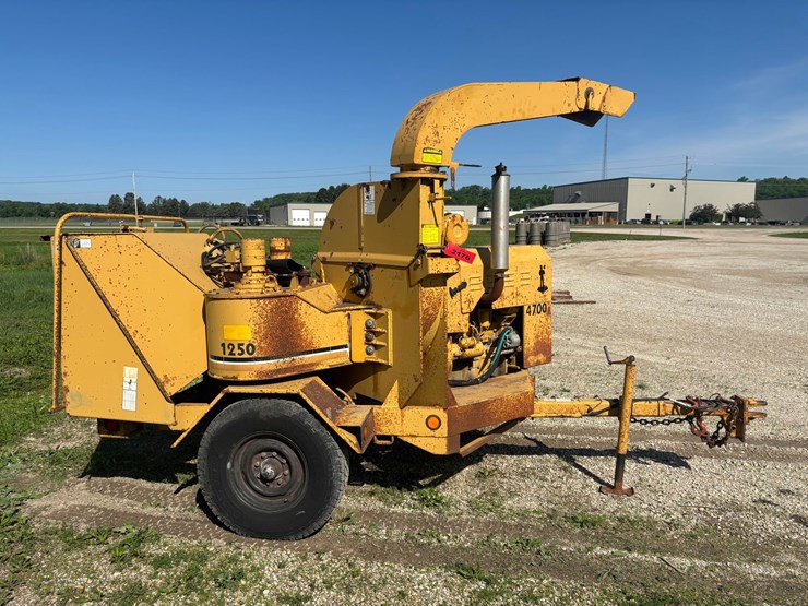 #2176-•-1991-vermeer-1250bc-towable-wood-chipper-image-1
