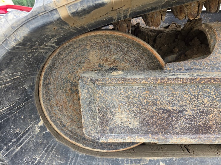 2020-bobcat-t740-image-37