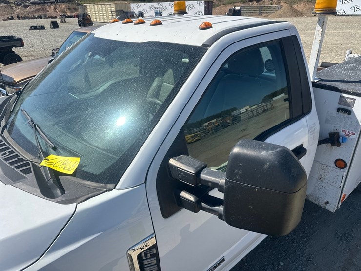 2019-ford-f550-image-23